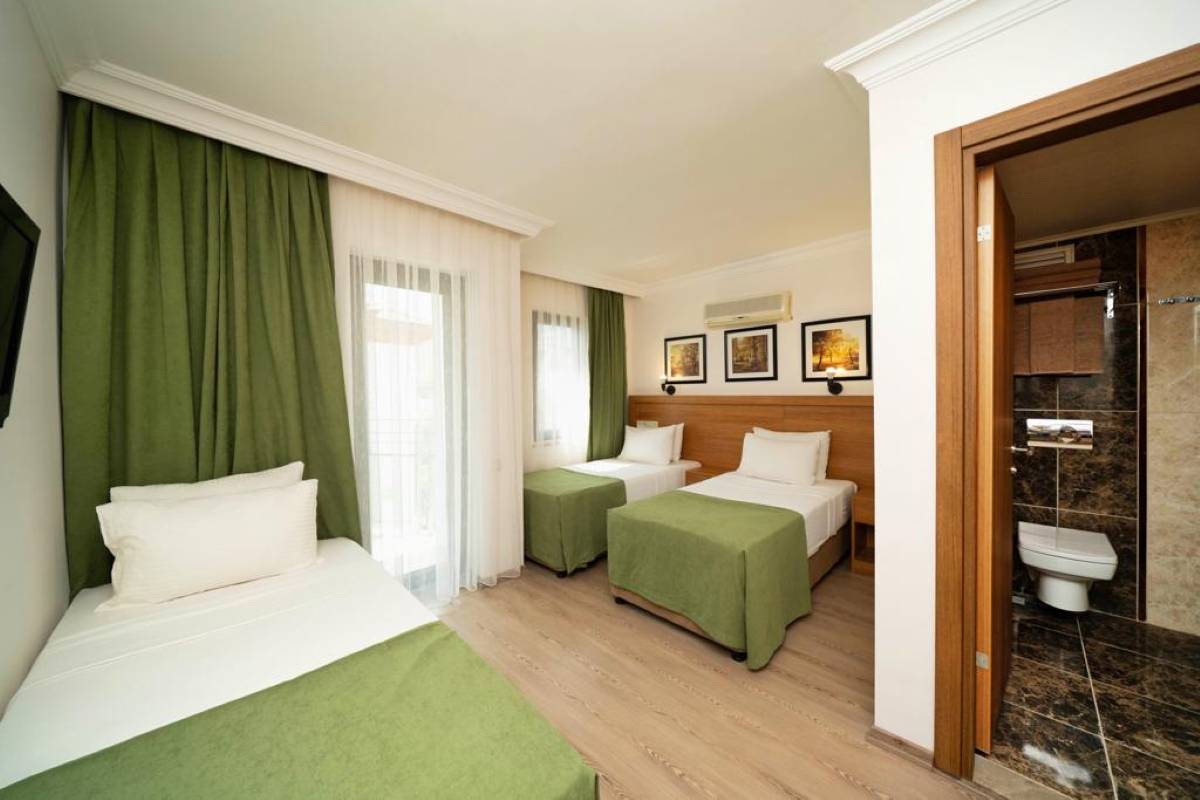 Garden Floor Triple Room
